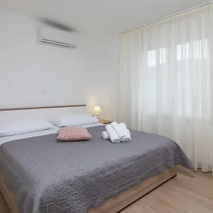 https://apartments-apollo.splithotels.org