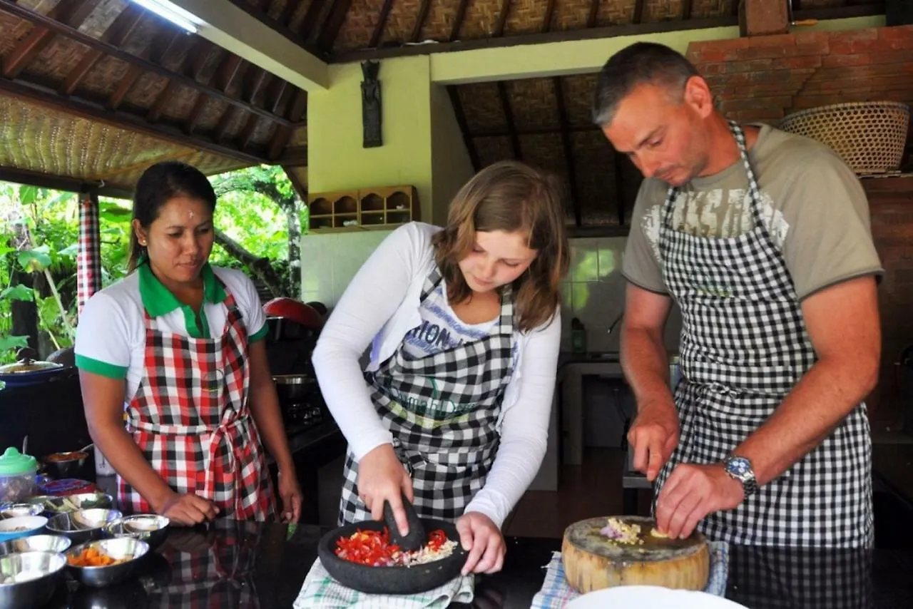 Christina Estate Villa Seminyak Endonezya