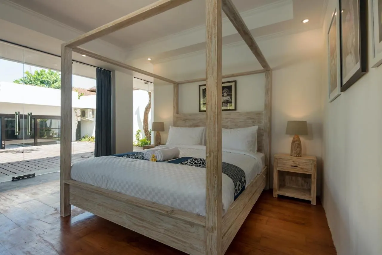 Christina Estate Villa Seminyak  Seminyak (Bali)